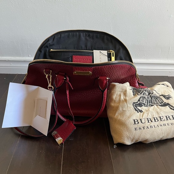 Burberry Bag - Picture 1 of 6